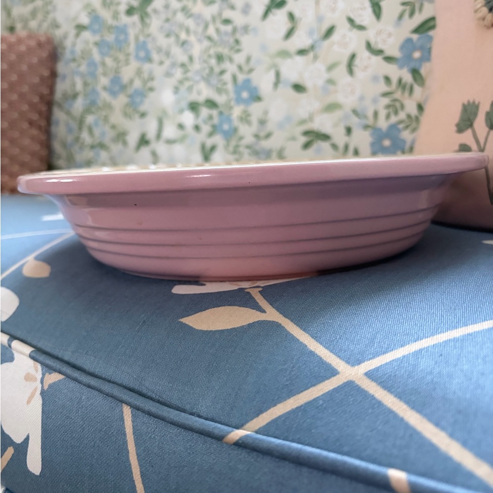 Le Creuset Stoneware Hibiscus Pie Dish